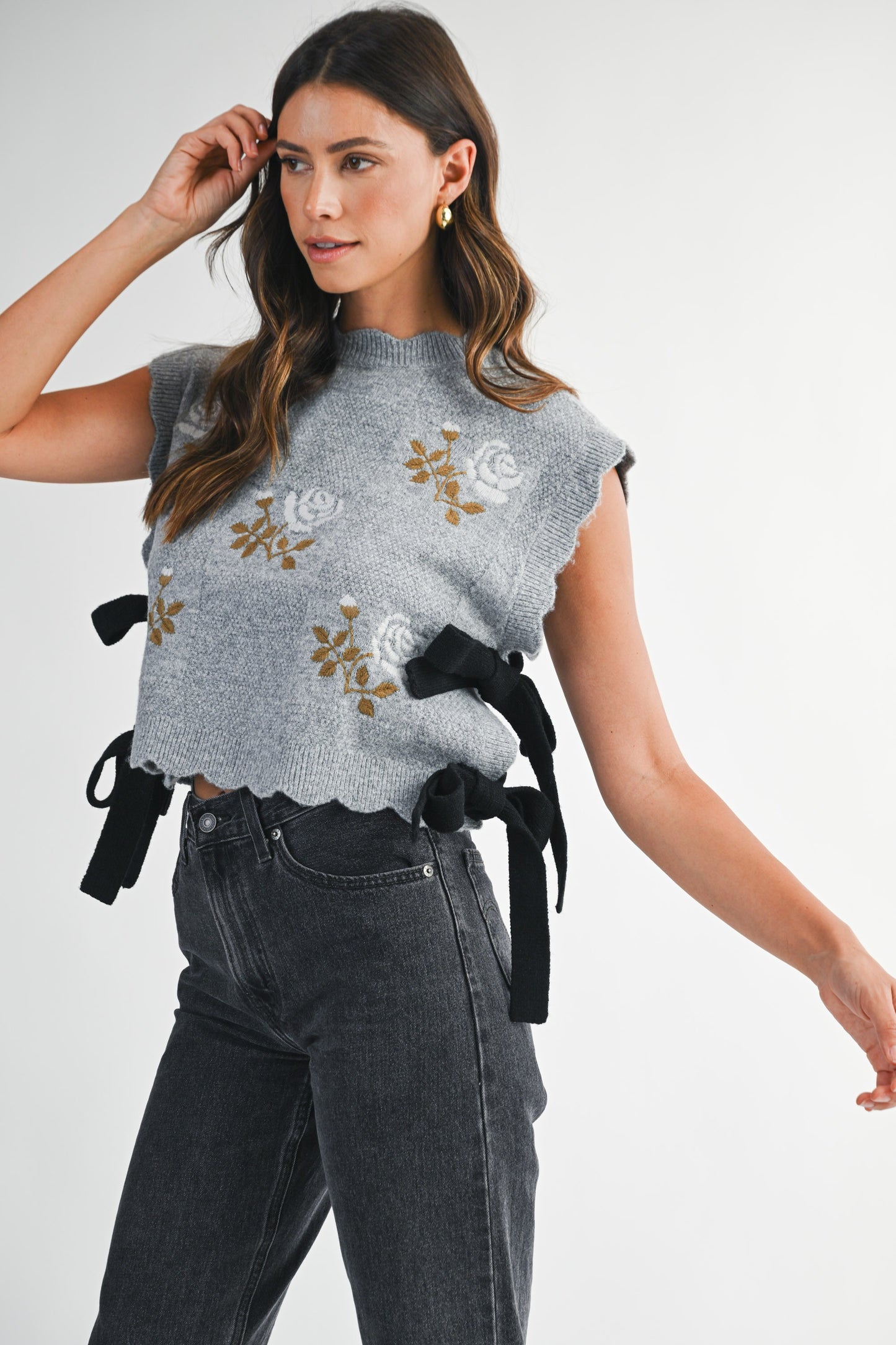 Embroidered Knit Scalloped  Vest with Side Bow